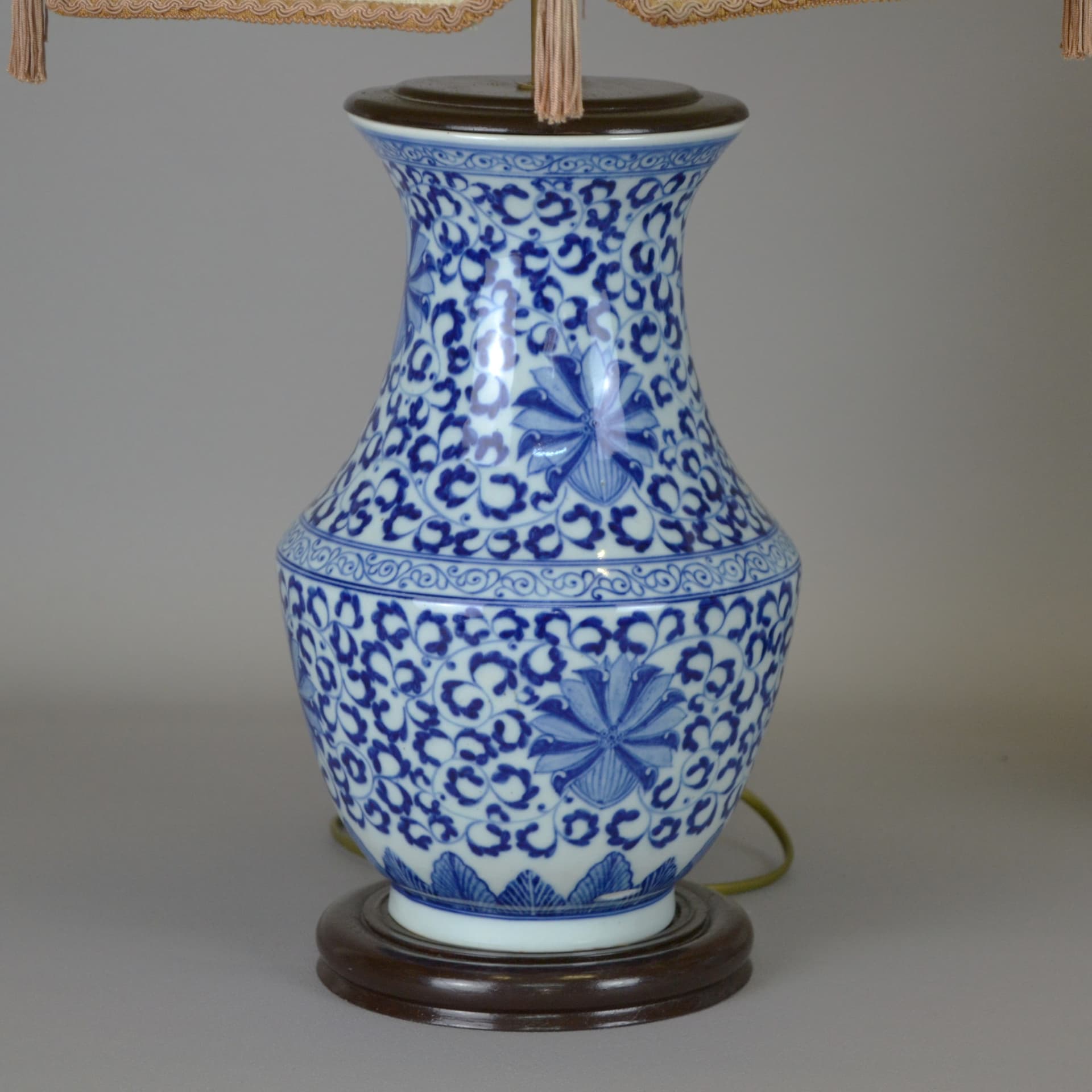 Pair of oriental table lamps, cobalt blue and white ceramic, dark brown wood, ivory fabric shade, 1950s. - 270