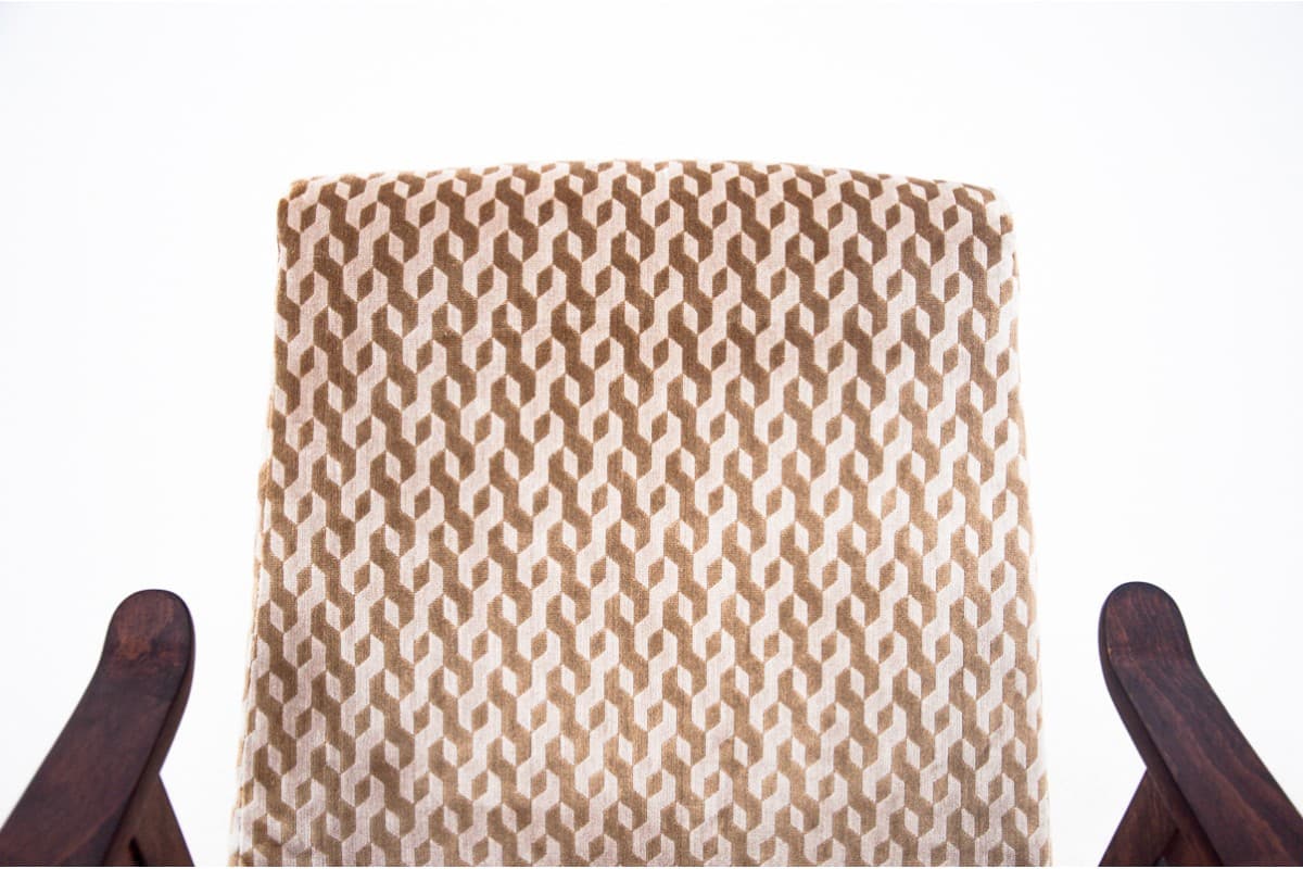 Orzechowy fotel, Polska, lata 60. - 46245