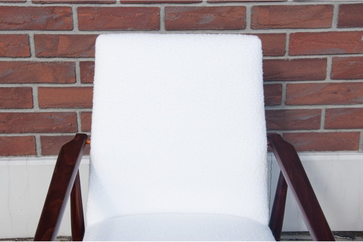 Białe fotele Lisek 300-190, proj. H. Lis, Polska, lata 60. - 46252