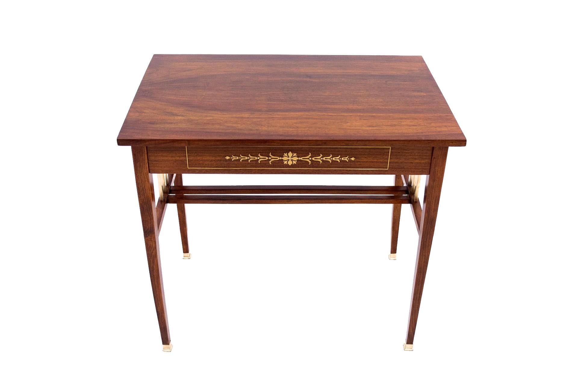 Side table, Art Deco, brown mahogany, France, 1920s.