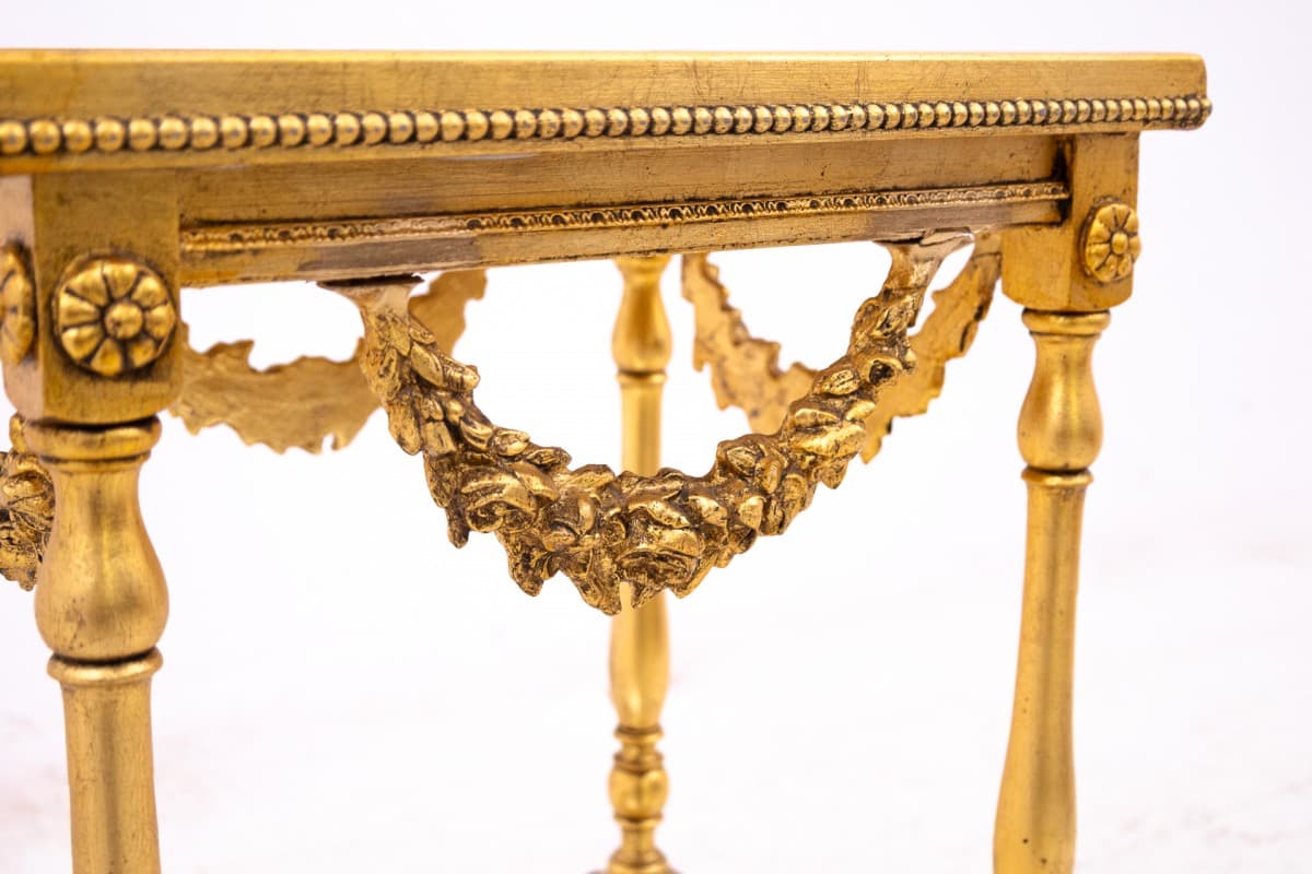 Stolik boczny Ludwik XVI, złoty, drewno złocone, marmur, Francja, początek XX w. - 72338