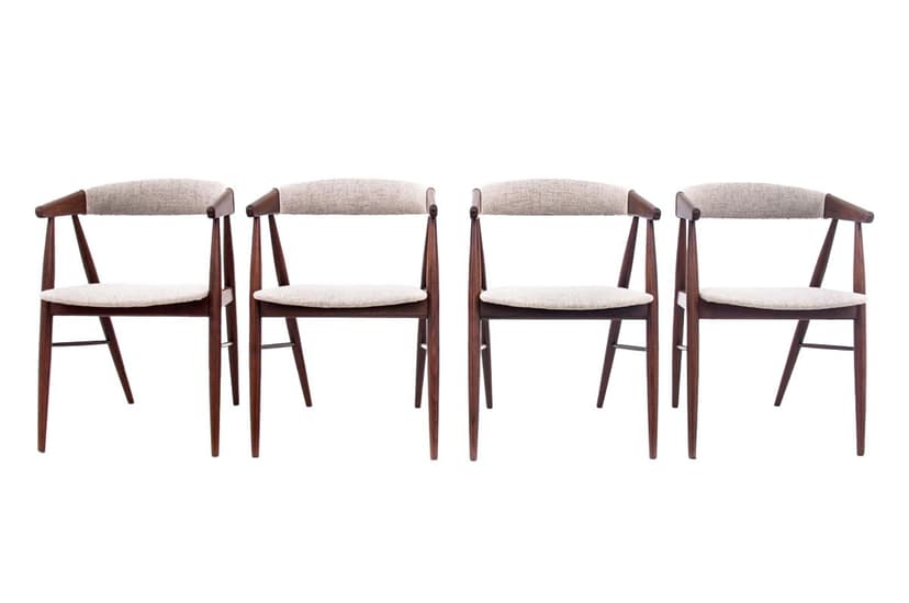 Komplet czterech krzeseł, teak brązowy jasny, proj. E. Larsen & A. Bender Madsen, Dania, lata 60.