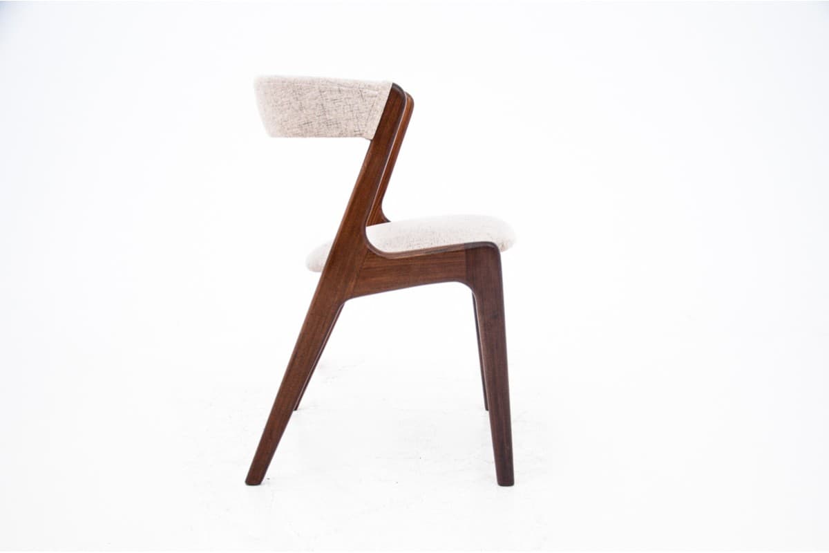 Set of Six Chairs Model 68, light brown walnut, Denmark, 1960s. - 72525