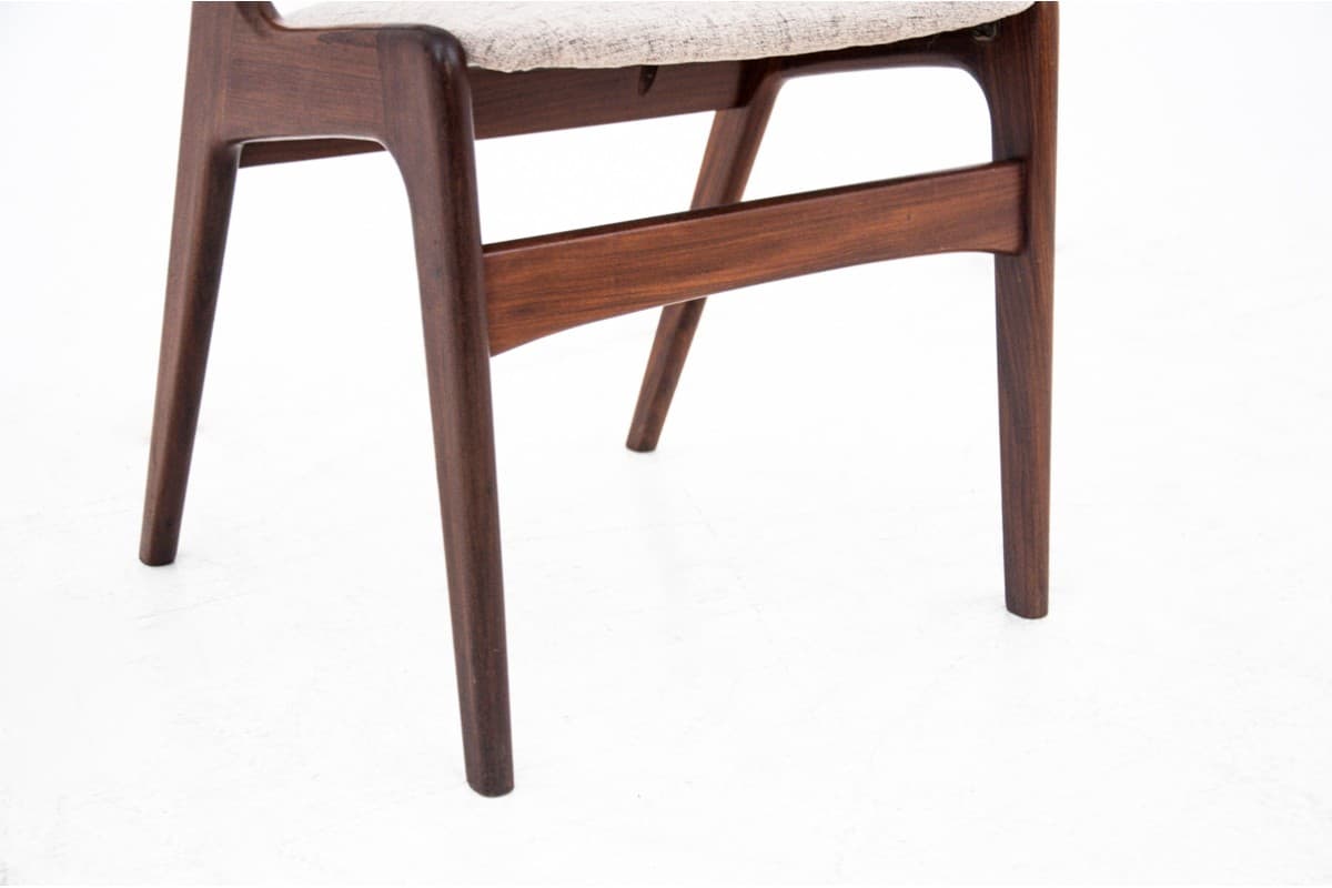 Set of Six Chairs Model 68, light brown walnut, Denmark, 1960s. - 72524