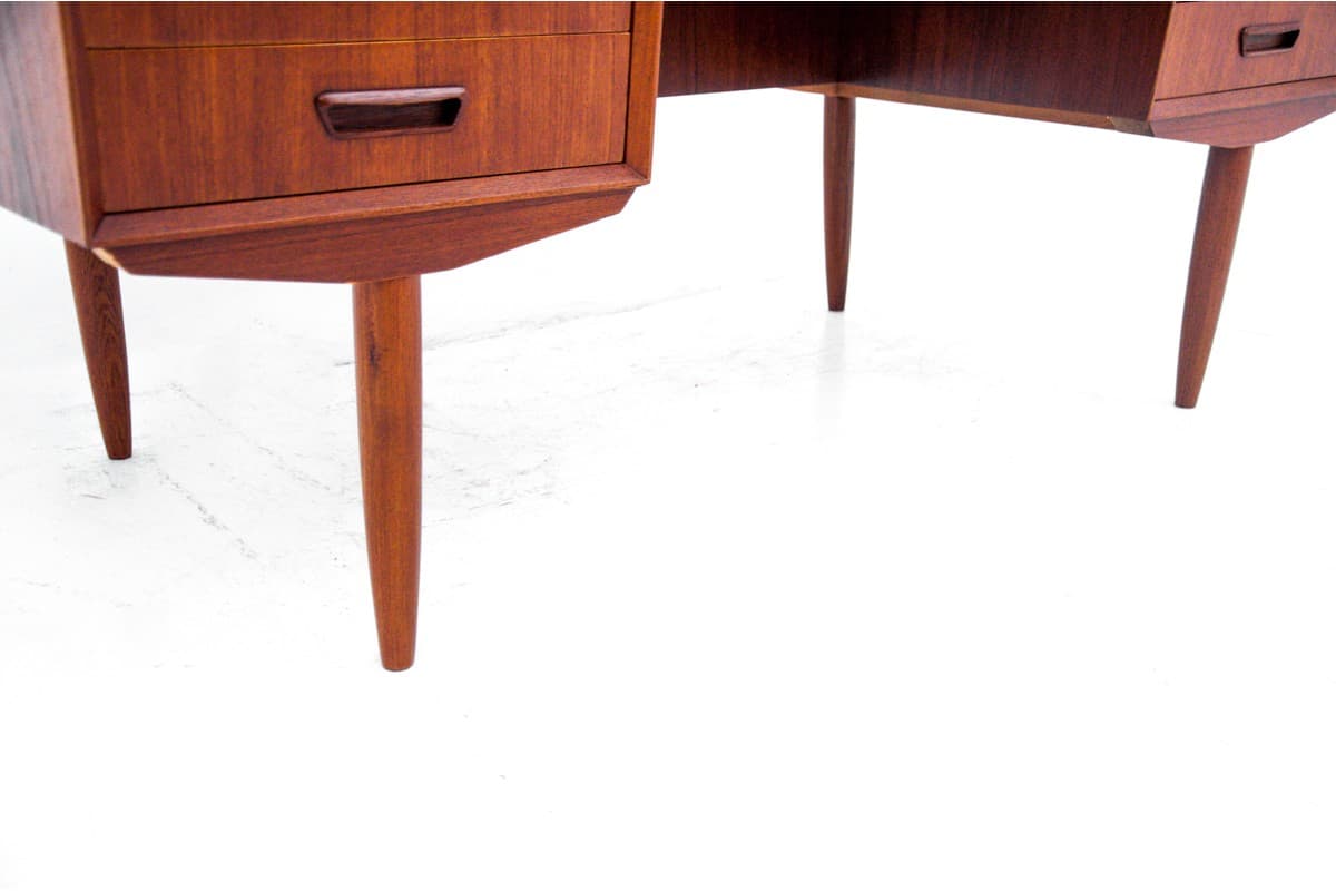 Teak desk, brown, teak wood, Denmark, 1960s. - 67397