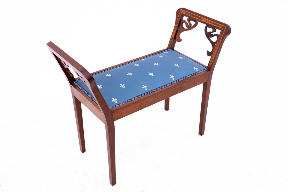 Ławka wiktoriańska, niebieska tapicerka, orzech, Europa Zachodnia, początek XX w. - 67134