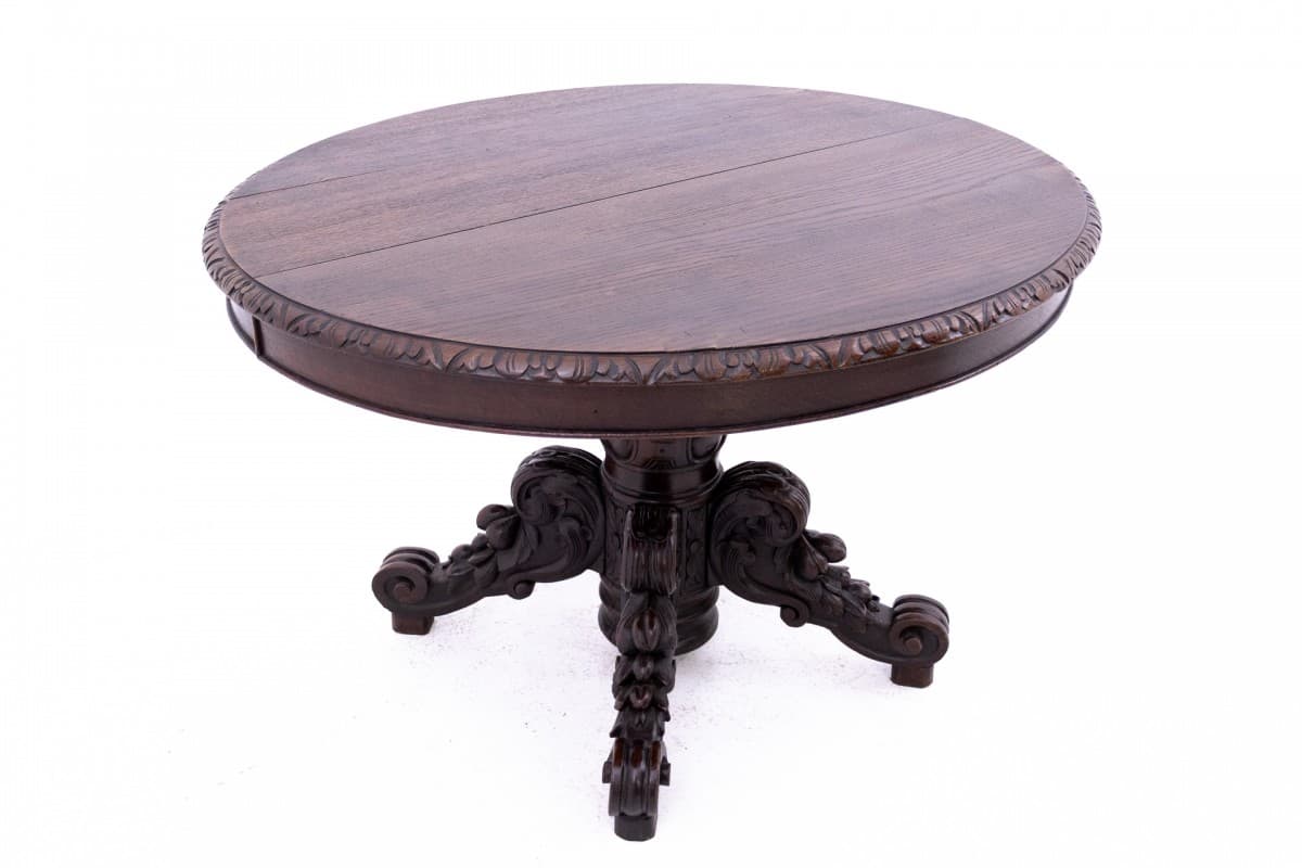 Oval Table Renaissance Revival, dark brown oak, Western Europe, 19th c. - 67111