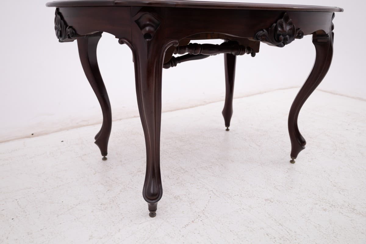 Oval table, dark brown mahogany, Western Europe, 1920s - 67064