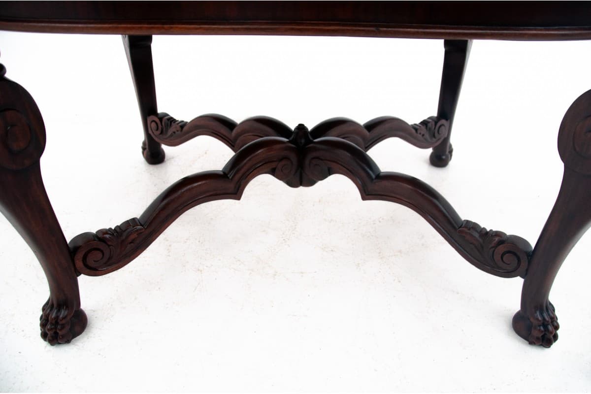 Oval Table, dark brown, mahogany, France, early 20th c. - 67019