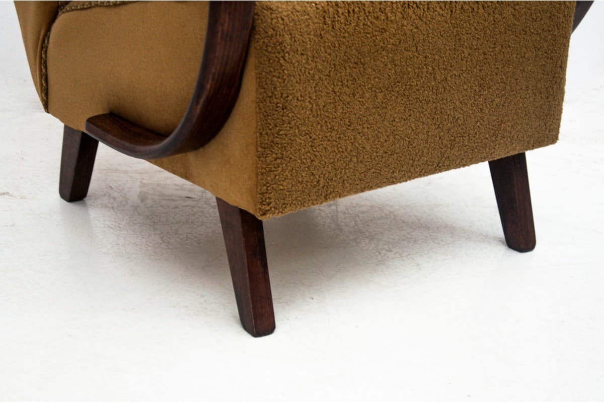 Pair of armchairs Art Deco, yellow boucle, oak, by J. Halabala, Czech Republic, 1930s. - 73211