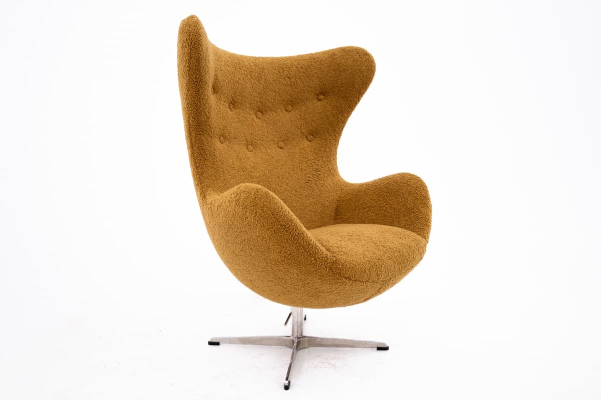 Armchair Egg, yellow boucle, aluminum, by A. Jacobsen, Fritz Hansen, Denmark, 1960s. - 75649