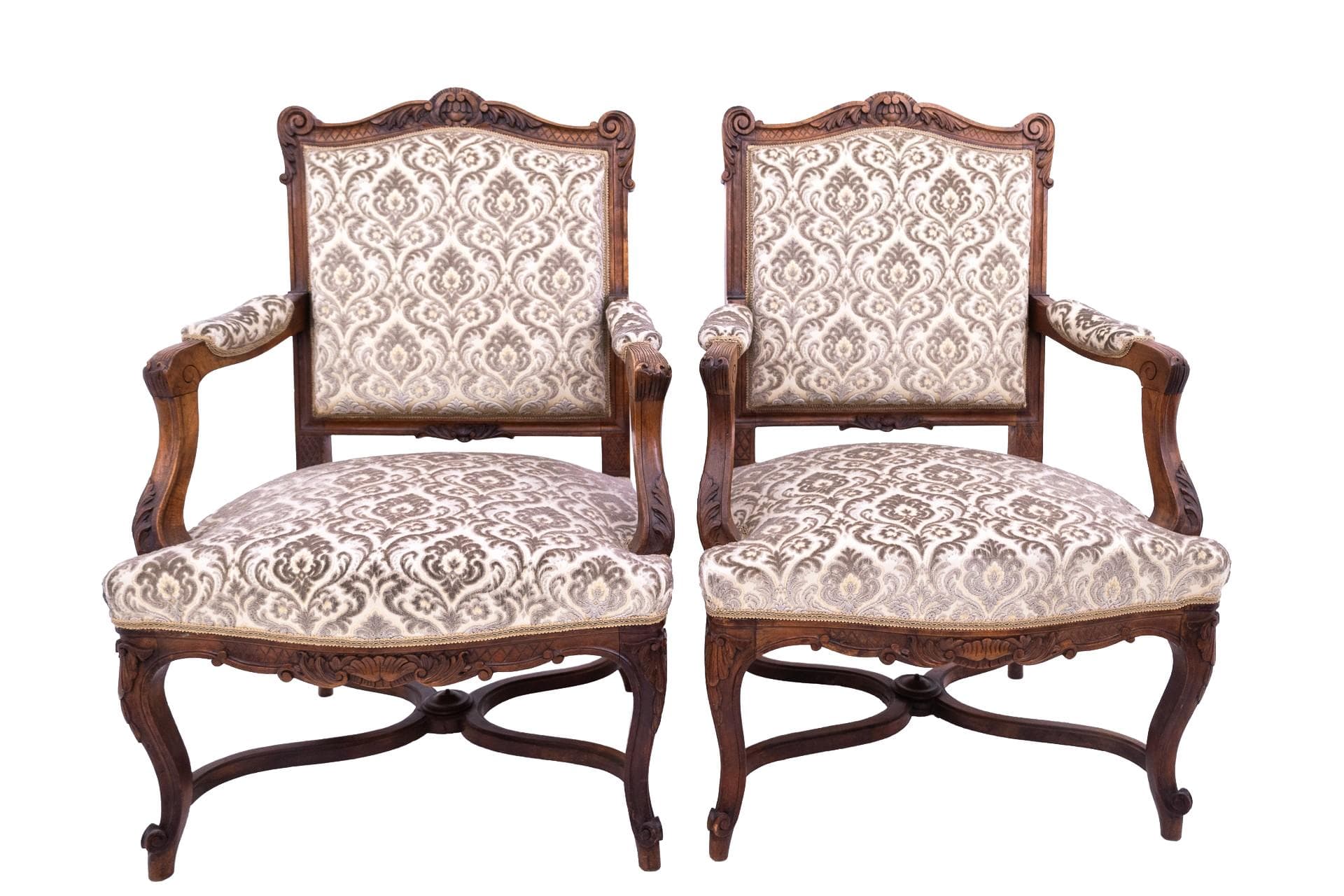 Pair of armchairs, Neo-Baroque, light brown walnut, France, early 20th c.