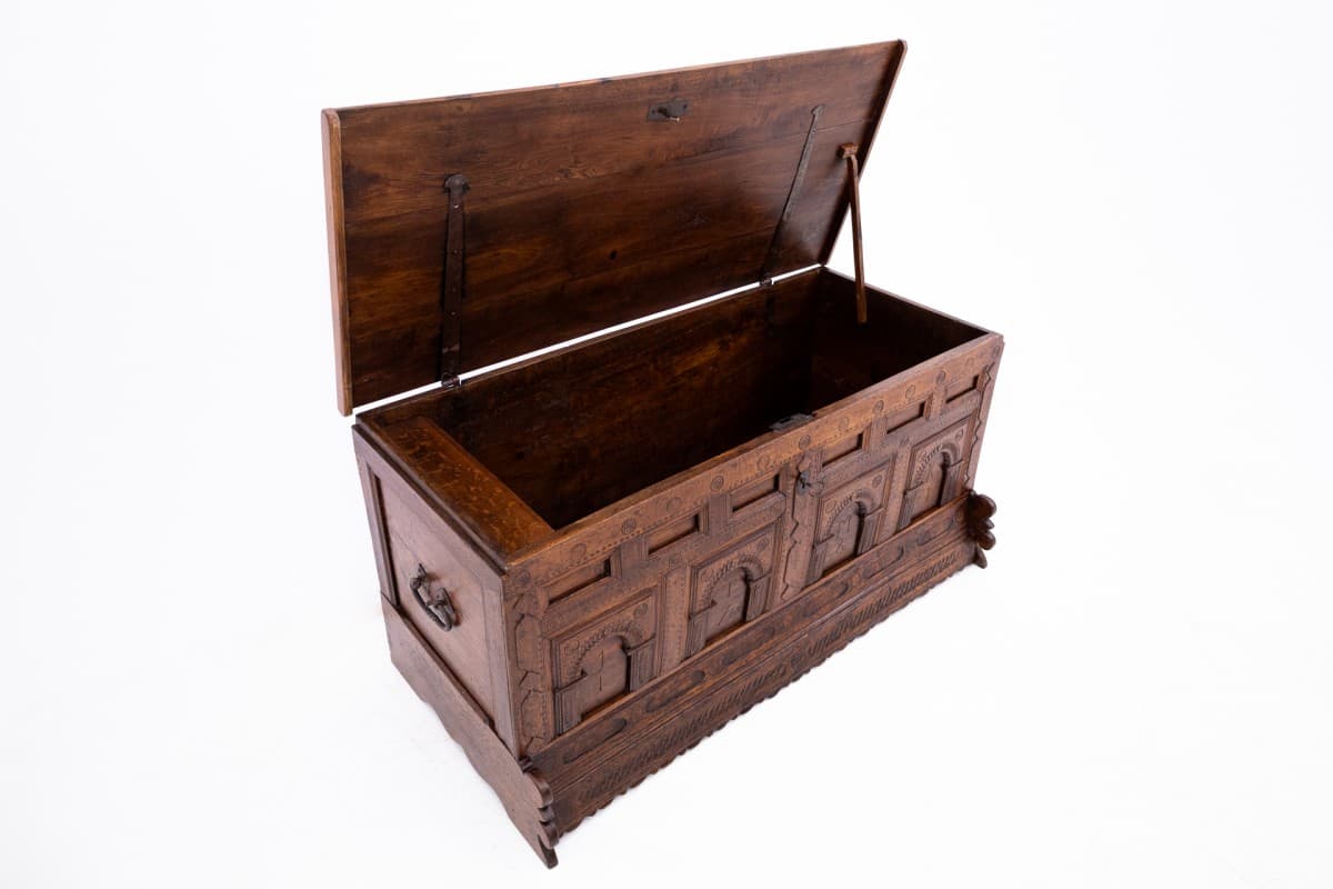 Baroque Chest, Dark Oak, 18th c. - 75792