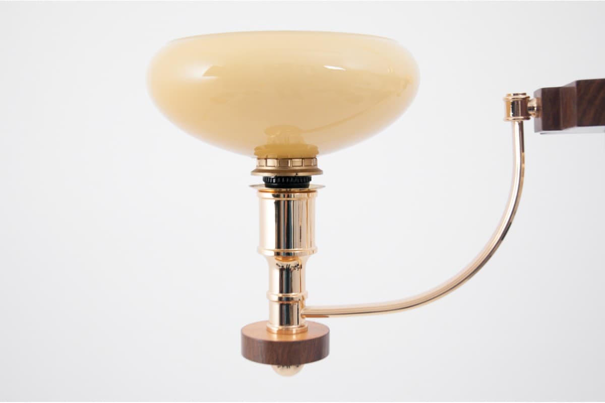 Żyrandol trójramienny Art Deco, złoty, orzech, szkło, Polska, lata 60. - 76675