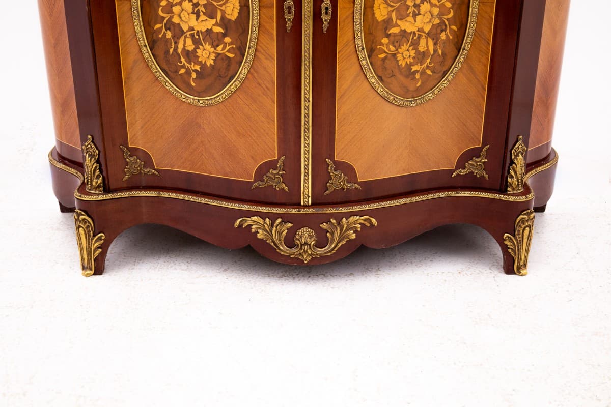 Komoda w stylu Ludwika, brąz, drewno, marmur biały, Europa Zachodnia, pierwsza połowa XX wieku - 77023