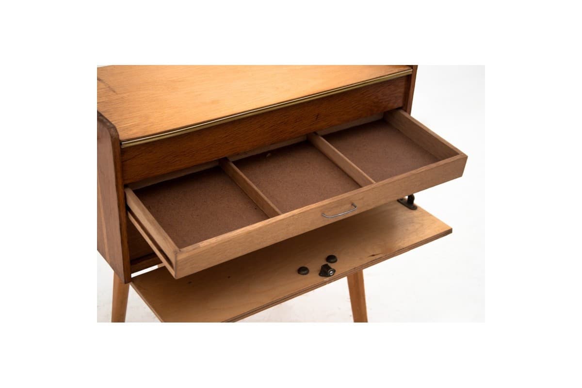 Stolik pomocniczy, niciak, drewno jasnobrązowe, Polska, lata 70. - 77653