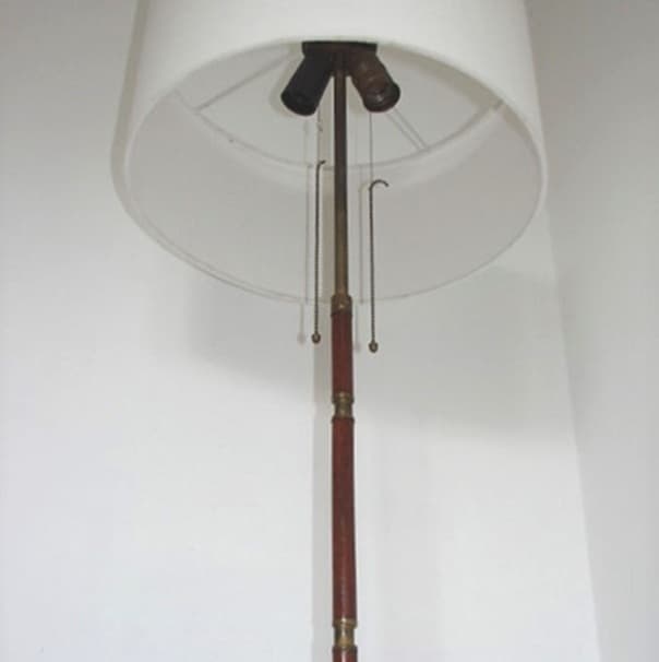 Lampa podłogowa Mid-century, biały, tkanina mosiądz drewno, lata 50. - 99528
