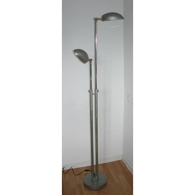 Srebrna metalowa lampa podłogowa modernistyczna, lata 80. - 38695