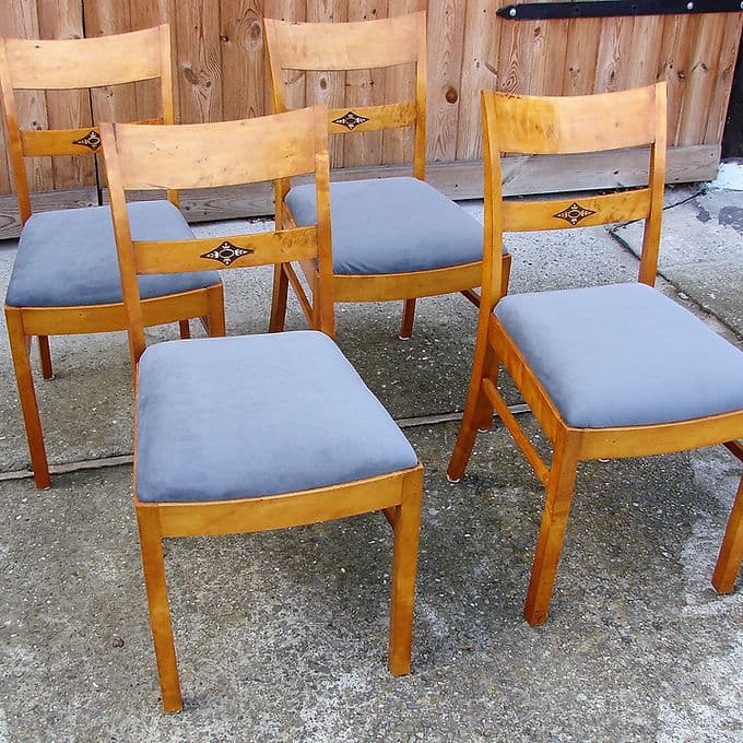 Komplet czterech krzeseł, Art déco, drewno miodowy, velvet jasnoniebieski, Europa, lata 40. - 38758