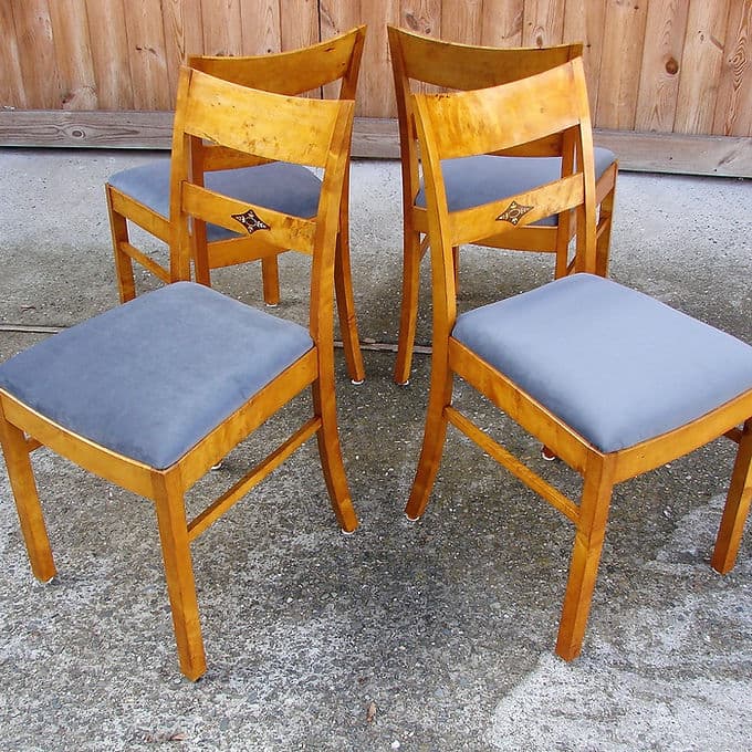 Komplet czterech krzeseł, Art déco, drewno miodowy, velvet jasnoniebieski, Europa, lata 40. - 38755