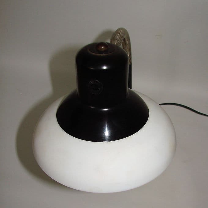 Lampa biurkowa Nolta Lux, metal czarny, szkło białe, podstawa zielona, lata 30. - 38709