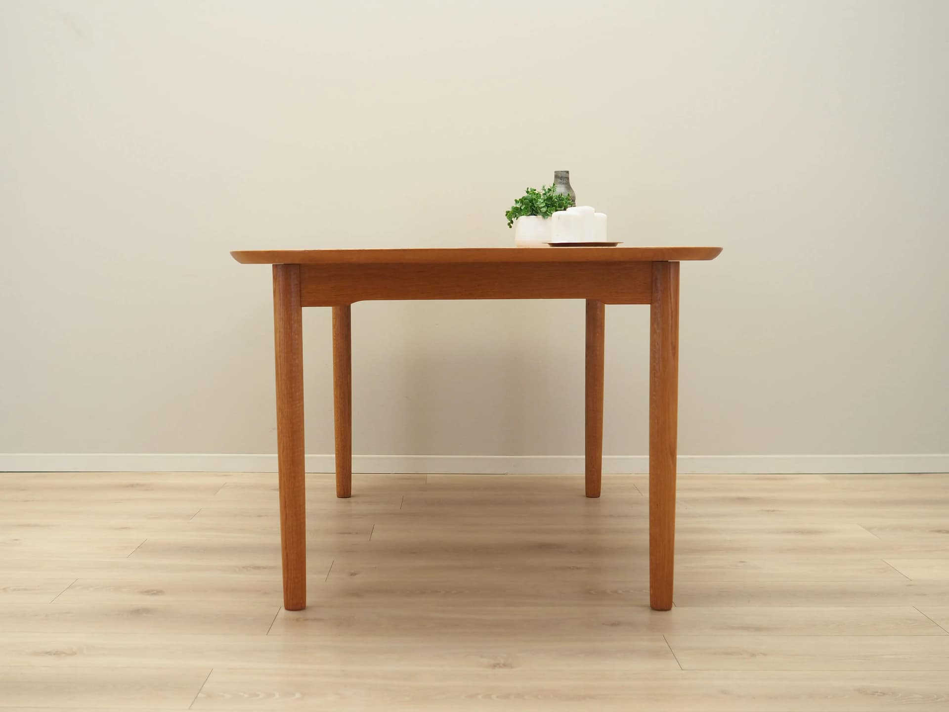 Oval table, yellow ash, by G. Falsig, Holstebro Møbelfabrik, Denmark, 1960s. - 39319
