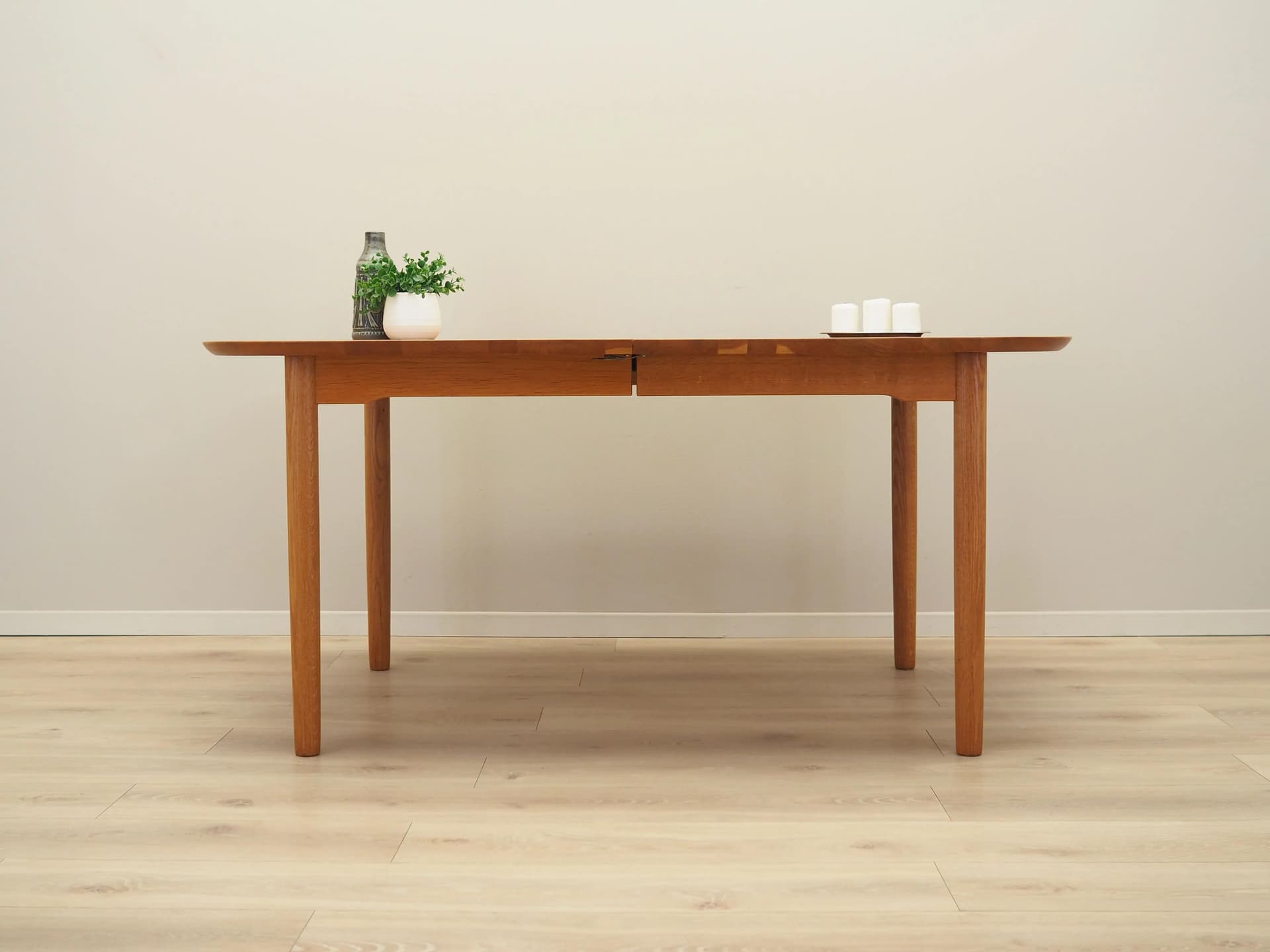 Oval table, yellow ash, by G. Falsig, Holstebro Møbelfabrik, Denmark, 1960s. - 39318