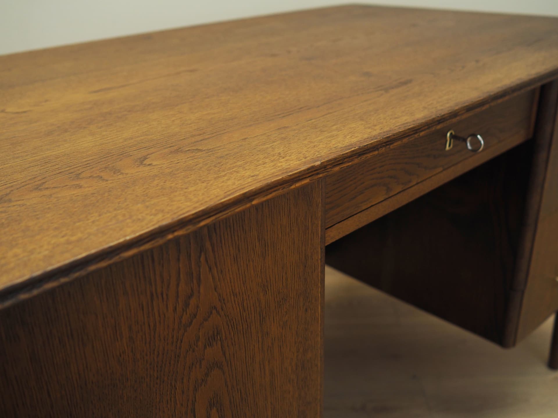 Biurko, duński design, dąb brązowy, Dania, lata 70. - 55996