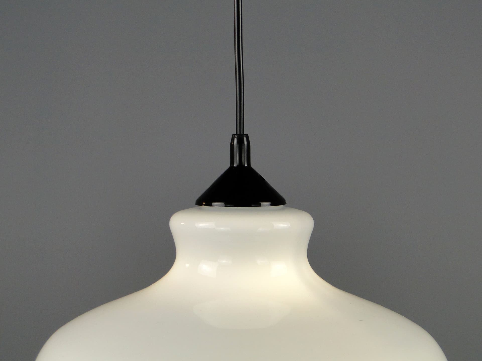 Lampa wisząca Pop Art, szkło mlecznobiałe, Polam, Polska, lata 60. - 40731