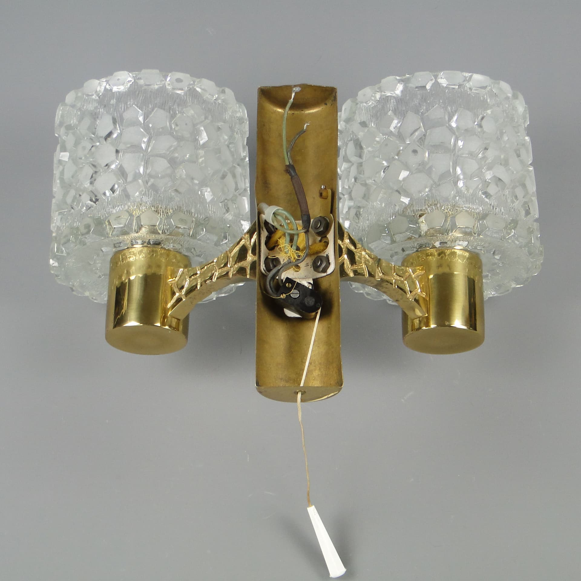 Kinkiet, mosiądz złoty, szkło przezroczyste, proj. C. Fagerlund, Orrefors, Szwecja, lata 60. - 40711