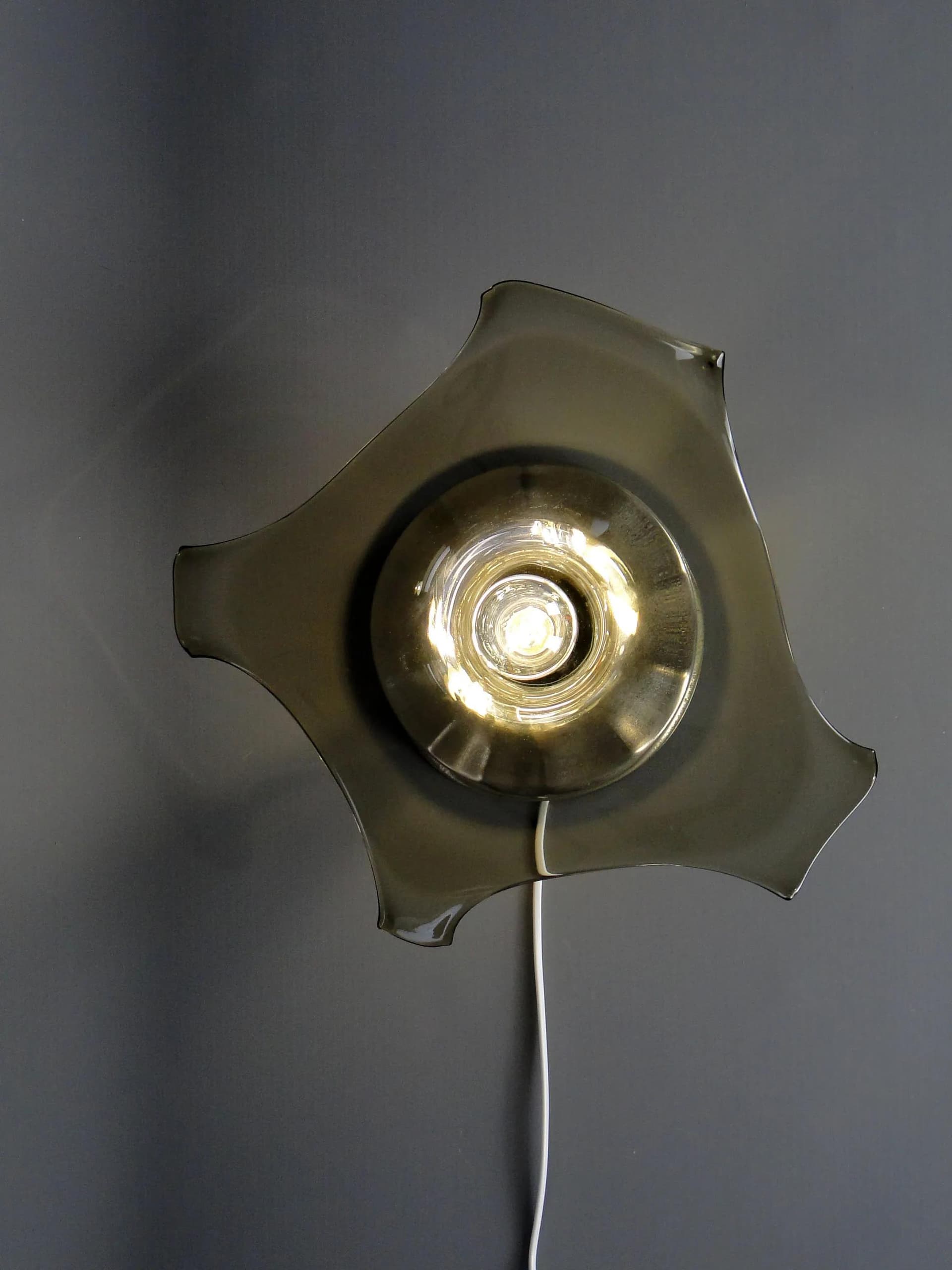 Plafon modernistyczny, szkło grafitowe, metal niklowany, Polam, Polska, lata 60. - 40702