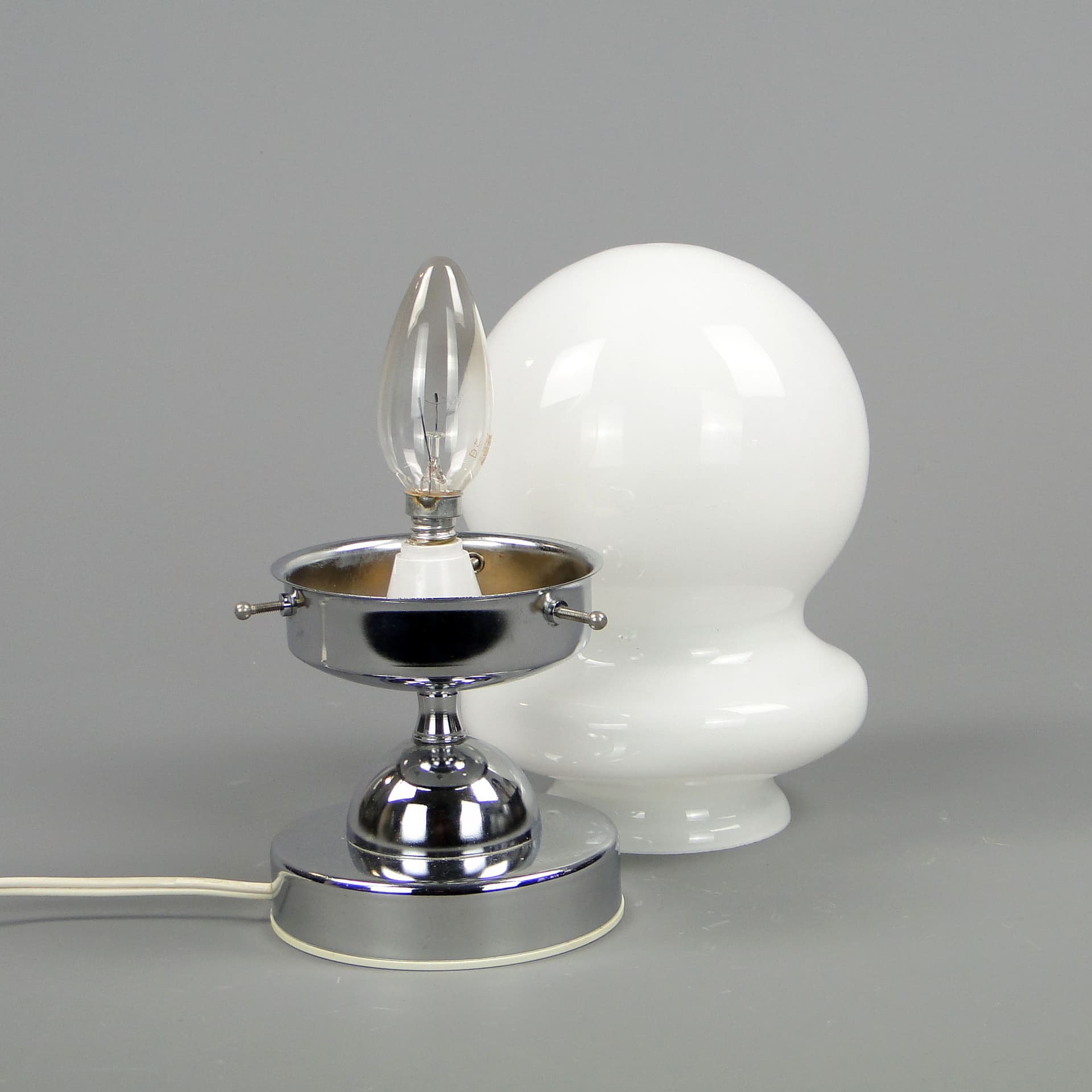 Lampa stołowa, szkło białe, metal chromowany, proj. C. Nason, Mazzega, Włochy, lata 60. - 40658