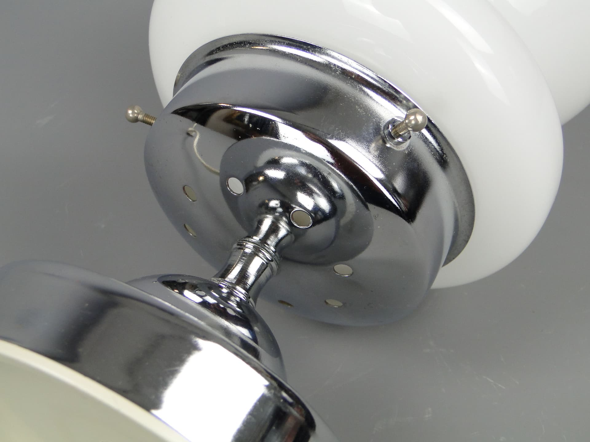 Lampa stołowa, szkło białe, metal chromowany, proj. C. Nason, Mazzega, Włochy, lata 60. - 40657