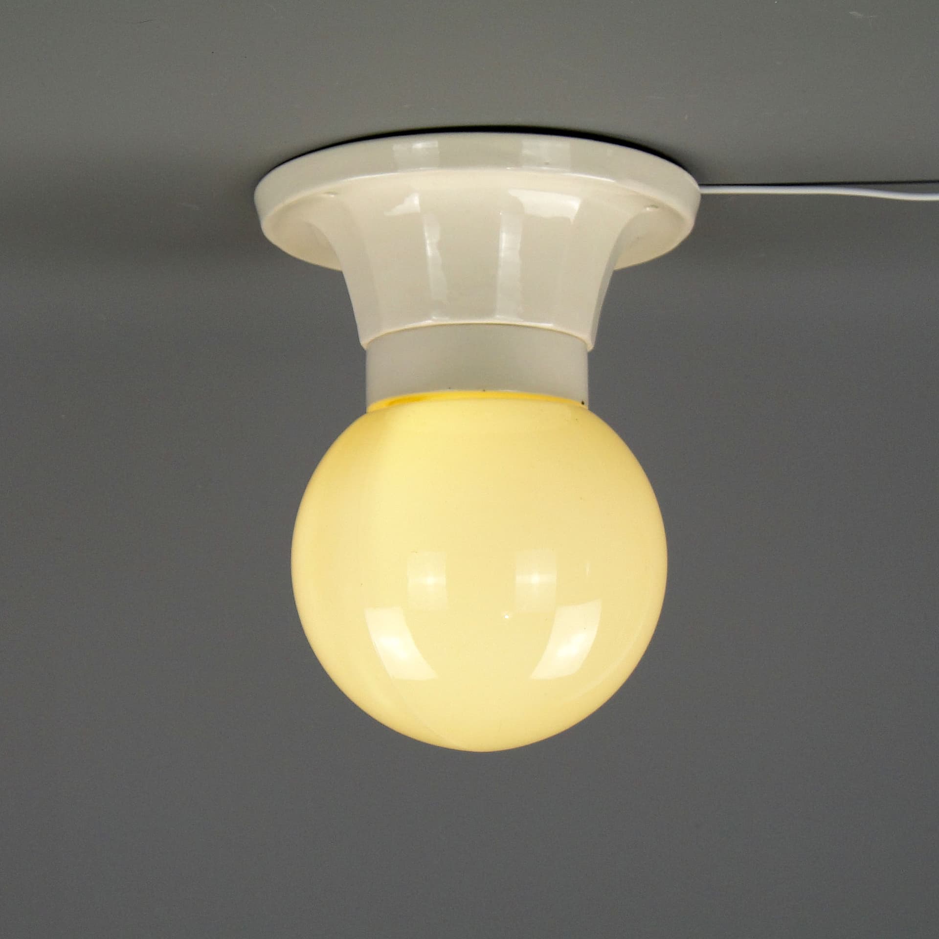 Ceiling light art déco, ivory white, ceramics, Poland, 1920s - 40624