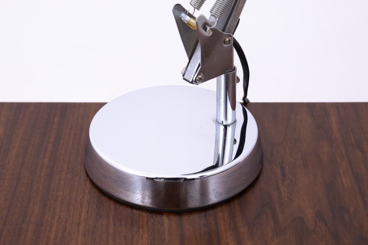 Lampa stołowa industrialna, metal chromowany srebrny, Polska, lata 80. - 78221