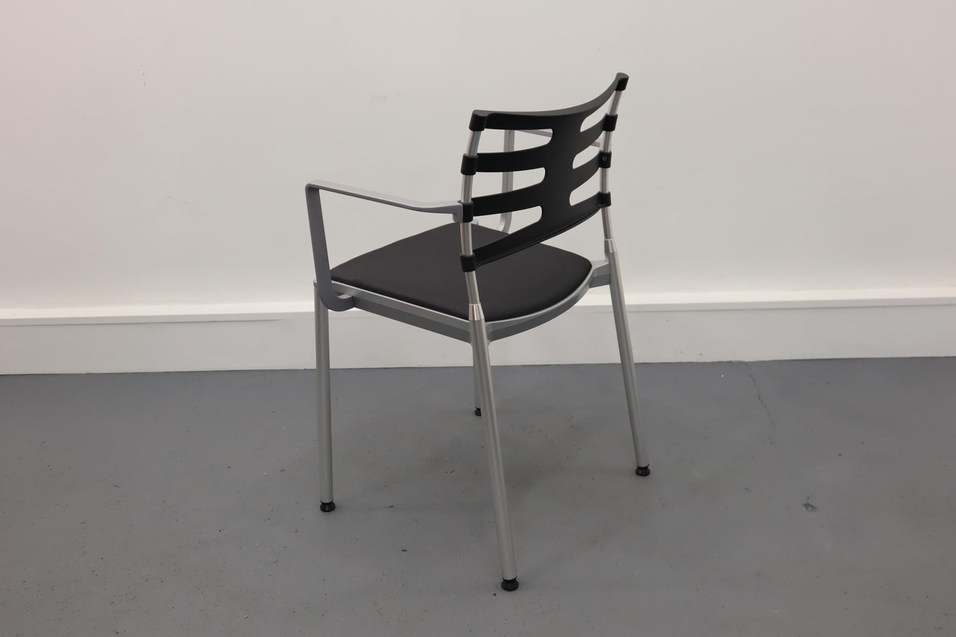 Krzesło Ice, aluminium srebrne, tapicerka czarna, proj. K. Salto, Fritz Hansen, Dania, XXI w. - 39807