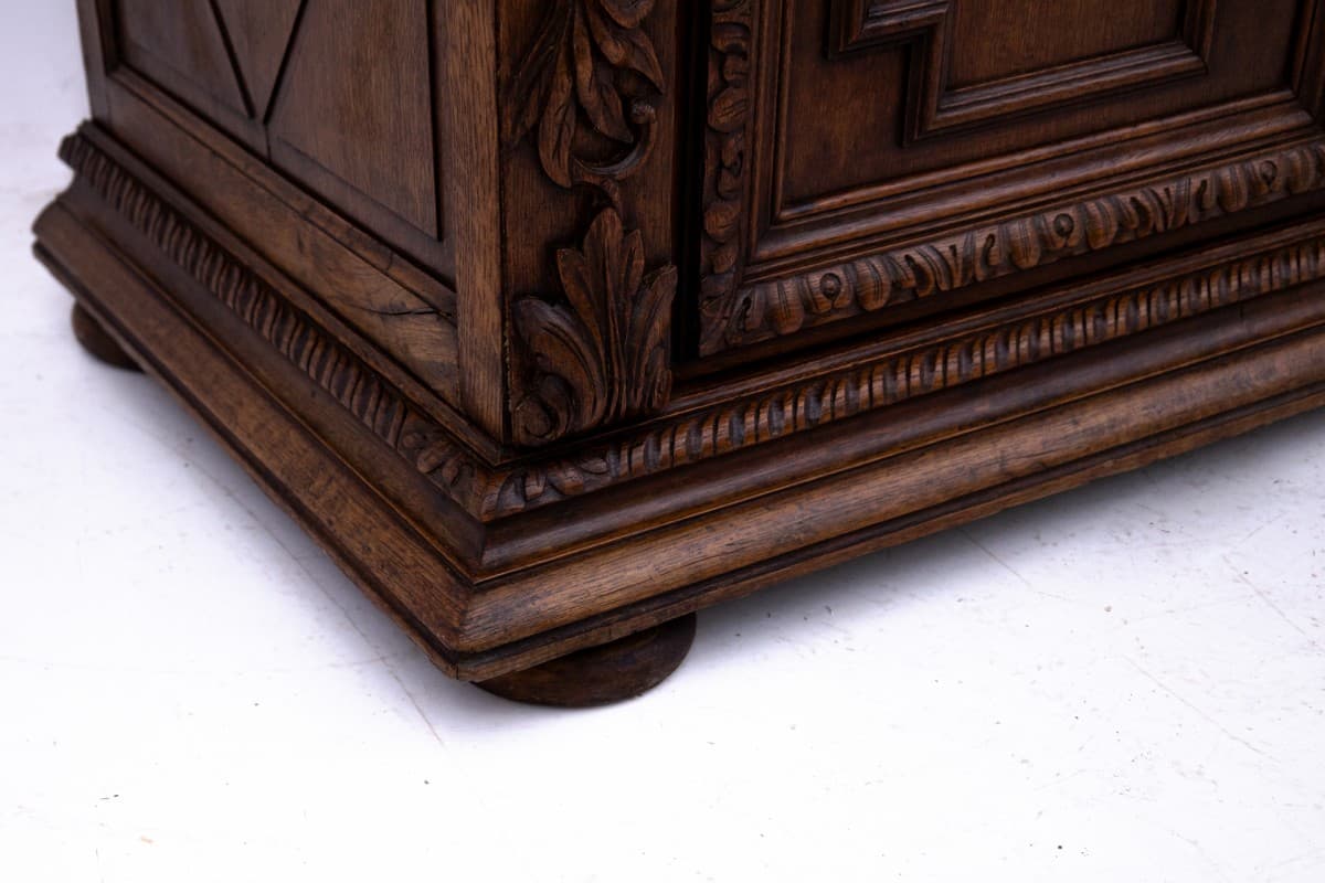 Neo-Renaissance Cabinet, dark brown oak, France, 19th c. - 78140