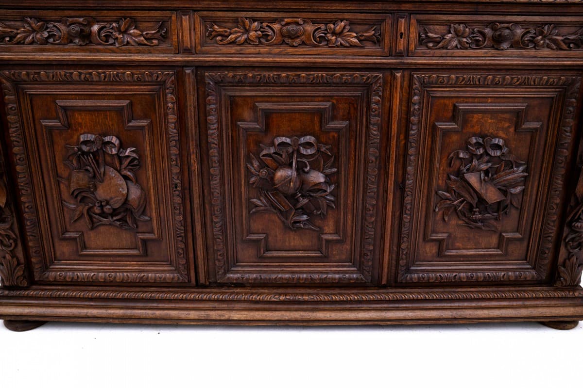 Neo-Renaissance Cabinet, dark brown oak, France, 19th c. - 78139