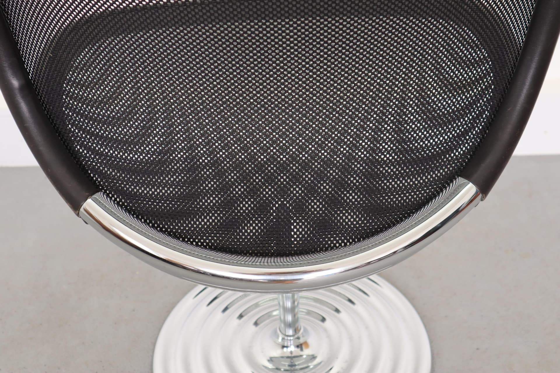 Fotel obrotowy, czarny plastik, skóra, chrom, proj. H. Ohl, Niemcy, lata 80. - 39684