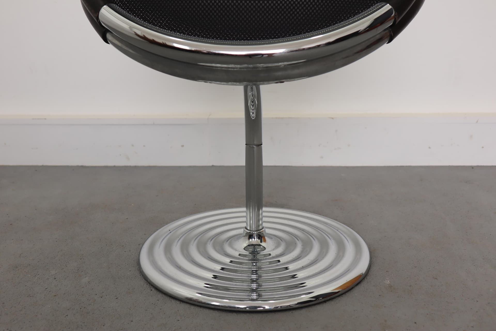 Fotel obrotowy, czarny plastik, skóra, chrom, proj. H. Ohl, Niemcy, lata 80. - 39687