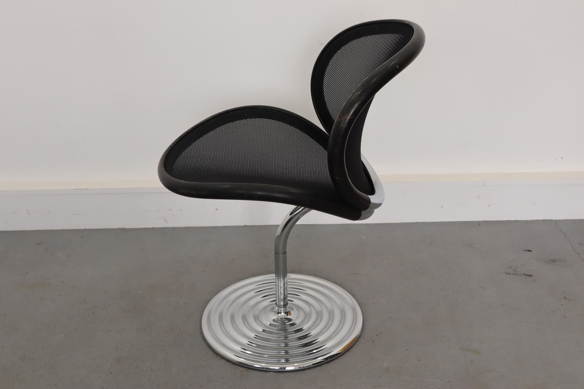 Fotel obrotowy, czarny plastik, skóra, chrom, proj. H. Ohl, Niemcy, lata 80. - 39683