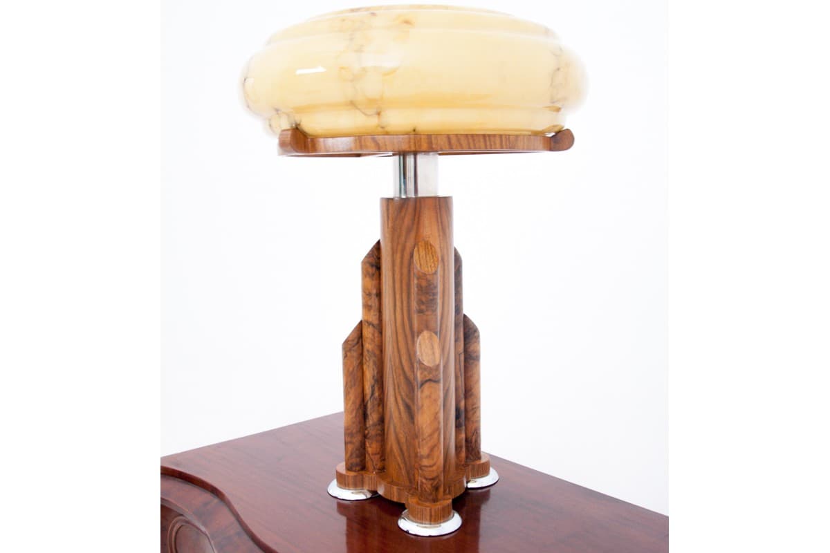Lampa stołowa Art Deco, beżowy klosz, orzech, Polska, lata 50. - 77806
