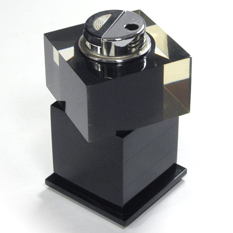 Zapalniczka stołowa postmodernistyczna, akryl czarny, lata 70. - 40379