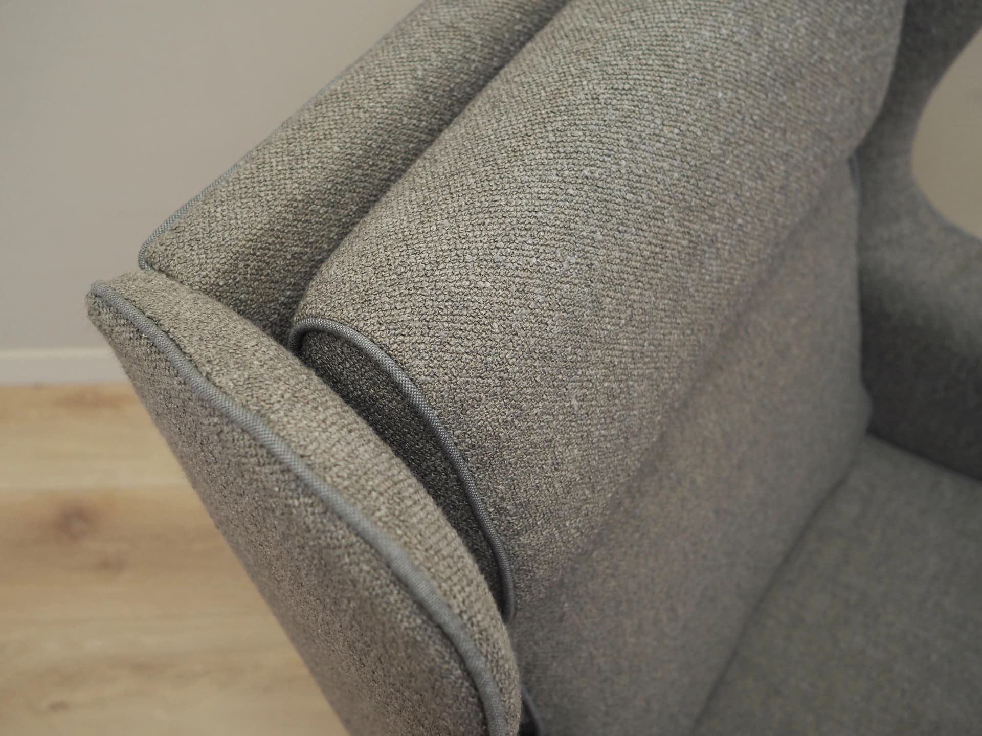Wingback armchair, grey wool, beech, Denmark, 1970s. - 40457