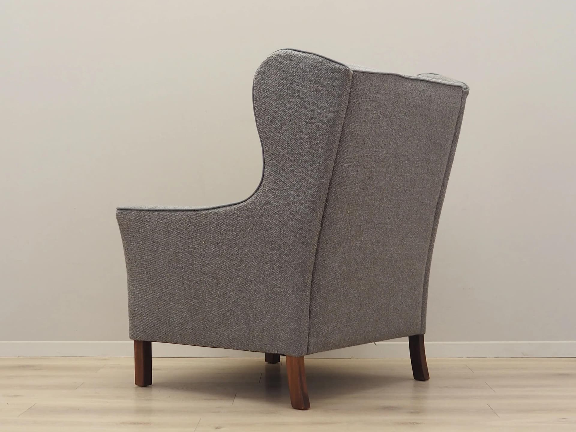 Wingback armchair, grey wool, beech, Denmark, 1970s. - 40454