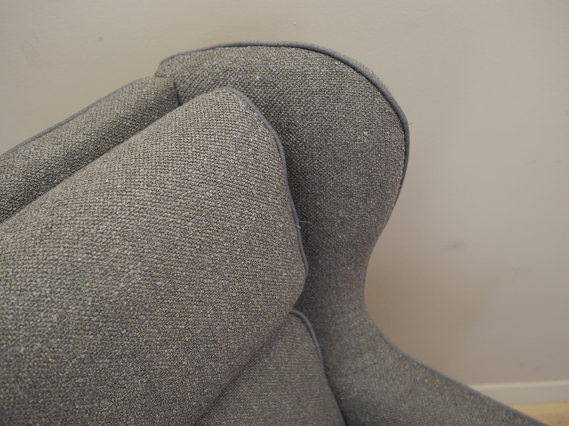 Wingback armchair, grey wool, beech, Denmark, 1970s. - 51350