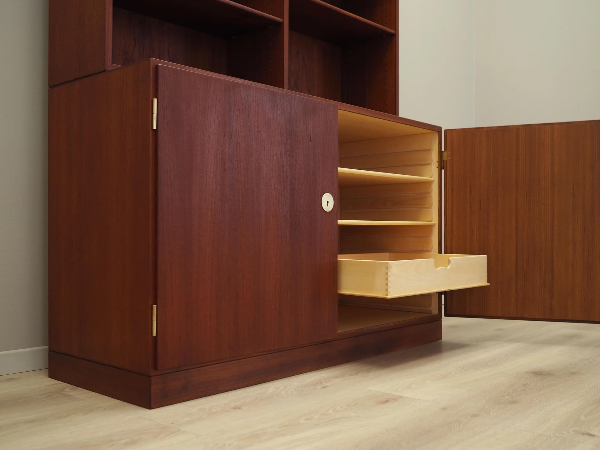 Bookcase, dark brown teak, by B. Mogensen, Denmark, 1960s. - 41163