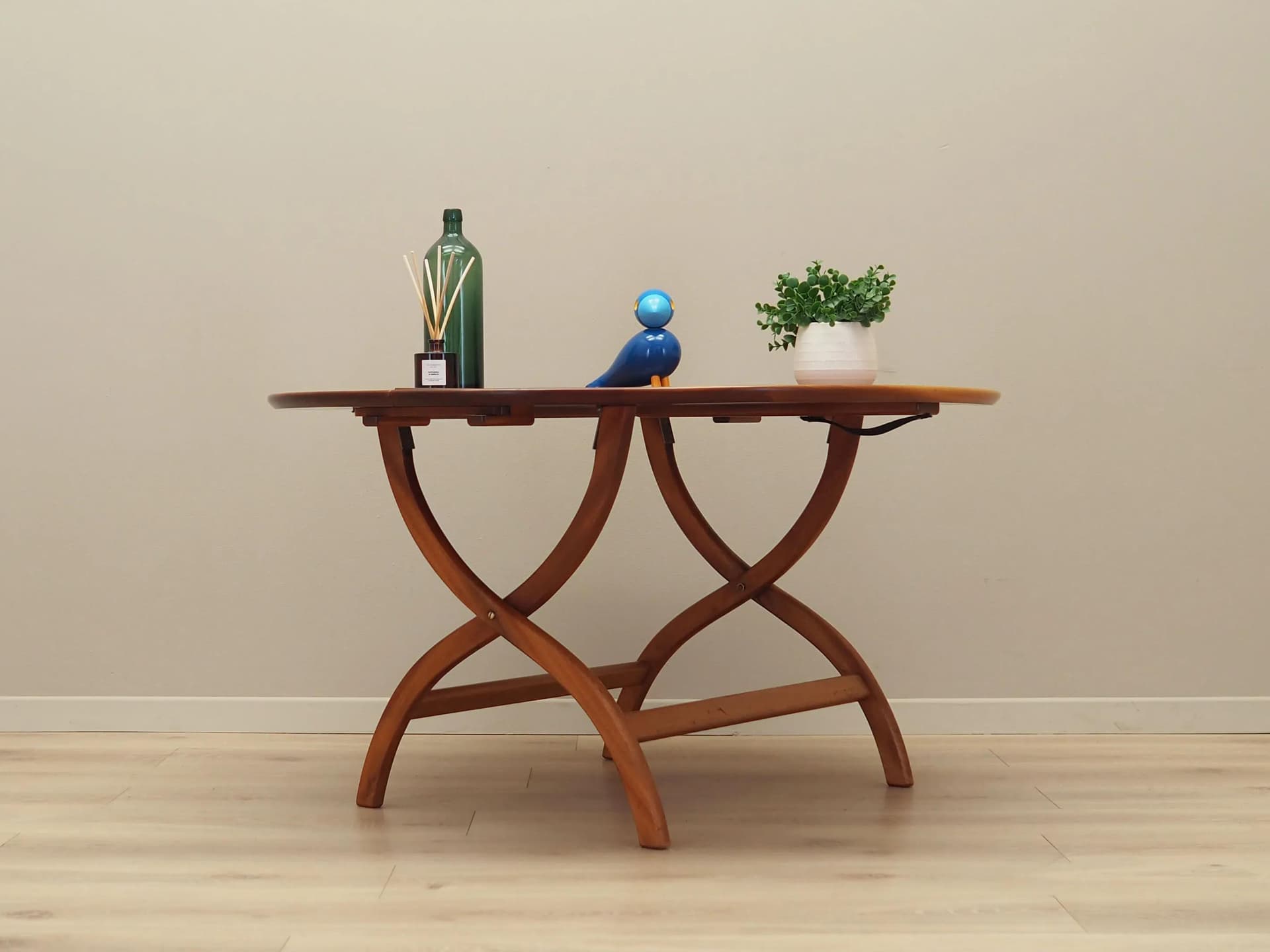 Round table, dark brown mahogany, Denmark, 1970s - 41079