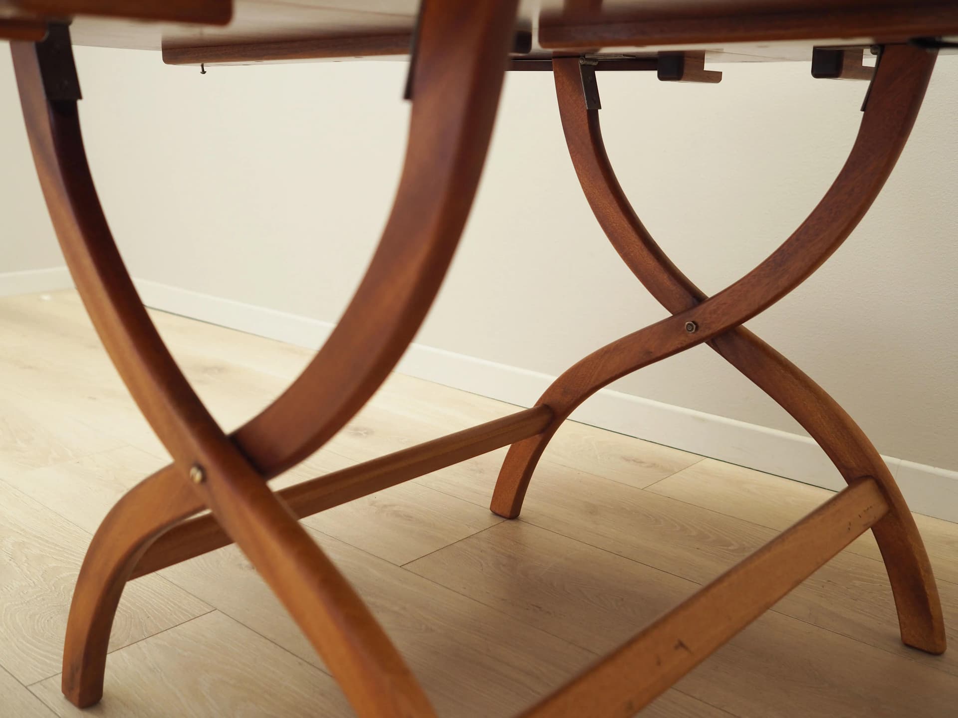 Round table, dark brown mahogany, Denmark, 1970s - 41085