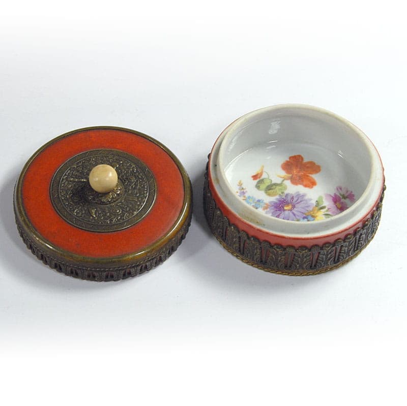 Lidded Container Art Deco, red ceramics, Czechoslovakia, 1930s. - 41859